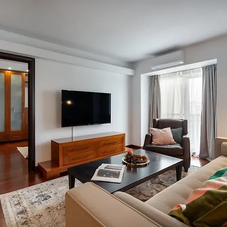 Spectacular River Views 2br Flat - Location شقة *