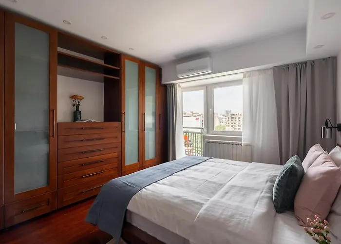 Spectacular River Views 2br Flat - Location Апартаменти *