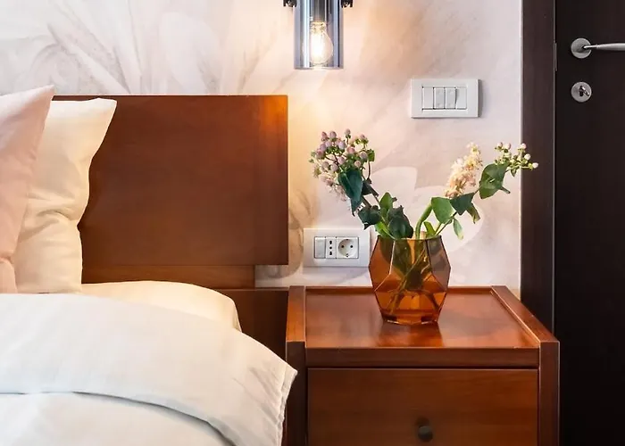 Spectacular River Views 2br Flat - Location Апартаменти *