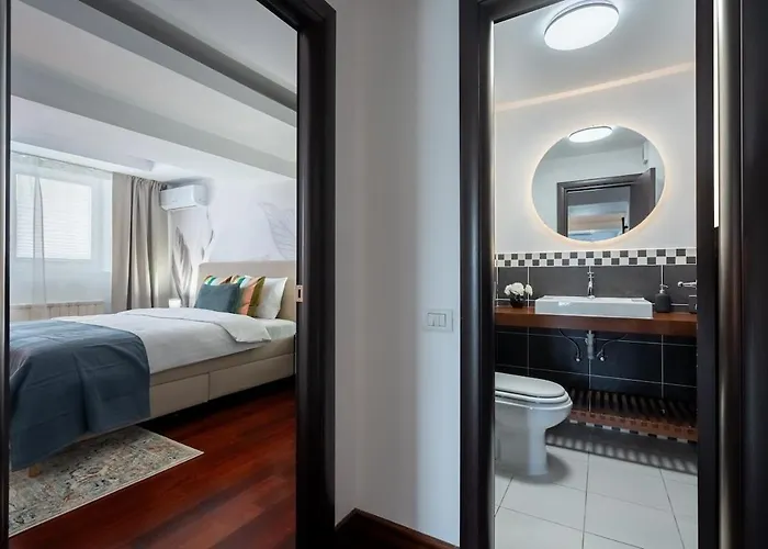 Spectacular River Views 2br Flat - Location Апартаменти *