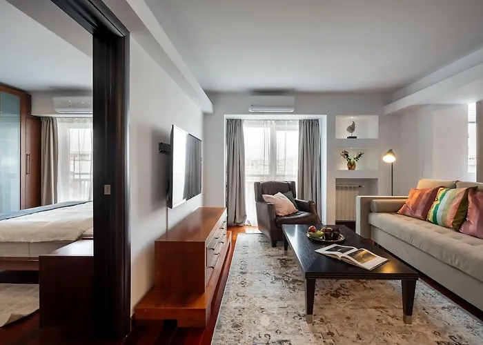 Spectacular River Views 2br Flat - Location