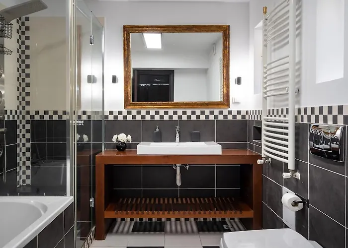 Апартаменти Spectacular River Views 2br Flat - Location Бухарест