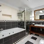 Apartment Spectacular River Views 2br Flat - Location *