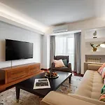 Spectacular River Views 2br Flat - Location * Bukareszt