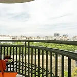 Apartment Spectacular River Views 2br Flat - Location Bucharest