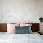 Spectacular River Views 2br Flat - Location * Bucharest
