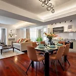 Spectacular River Views 2br Flat - Location Apartment Bucharest
