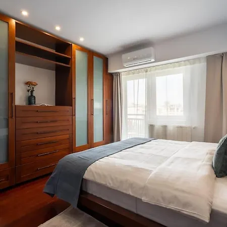 Spectacular River Views 2br Flat - Location