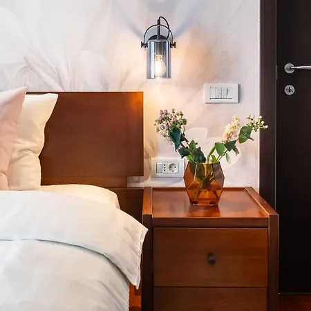 Spectacular River Views 2br Flat - Location Apartment *