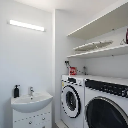 Spectacular River Views 2br Flat - Location Apartment Bukarest