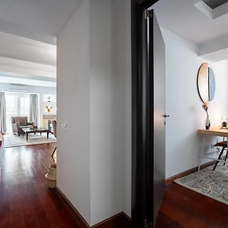 Апартаменти Spectacular River Views 2br Flat - Location Бухарест