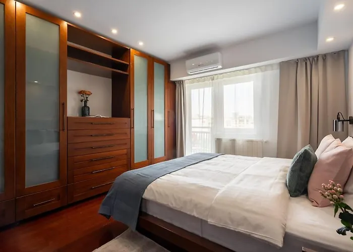 Spectacular River Views 2br Flat - Location