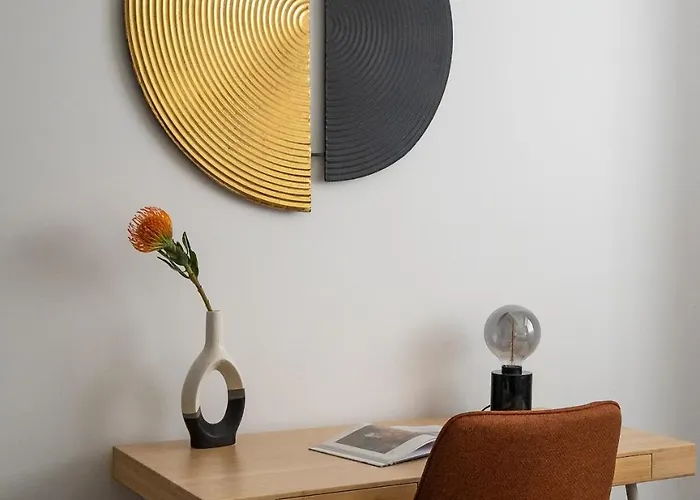 Spectacular River Views 2br Flat - Location *