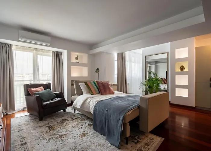 Spectacular River Views 2br Flat - Location *