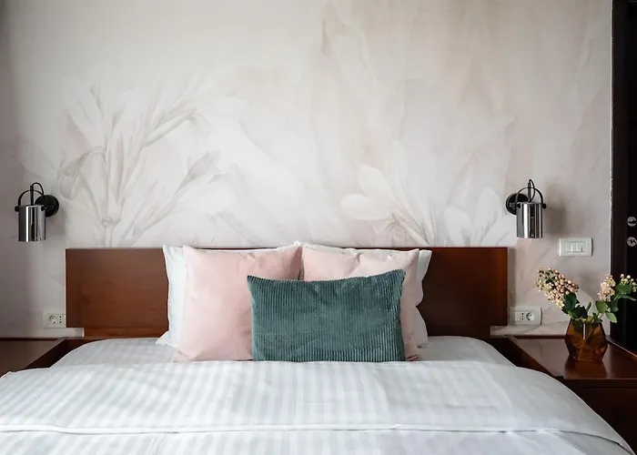 Spectacular River Views 2br Flat - Location * Bucureşti