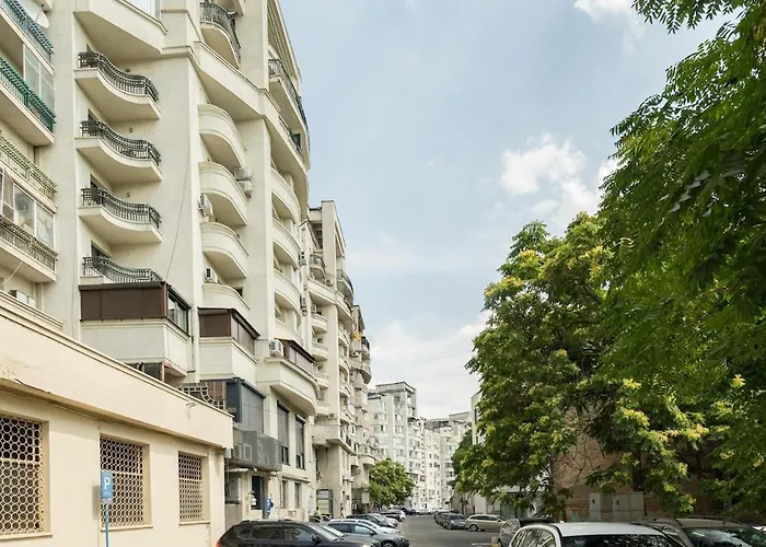 Spectacular River Views 2br Flat - Location *