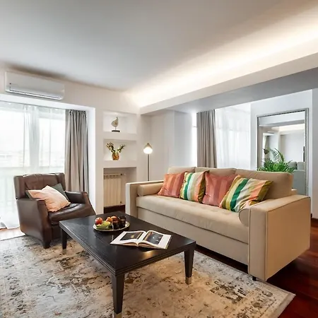 Spectacular River Views 2br Flat - Location Bukareszt