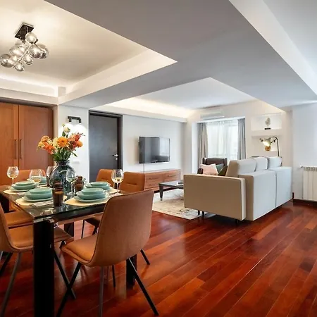 Apartament Spectacular River Views 2br Flat - Location Bukareszt